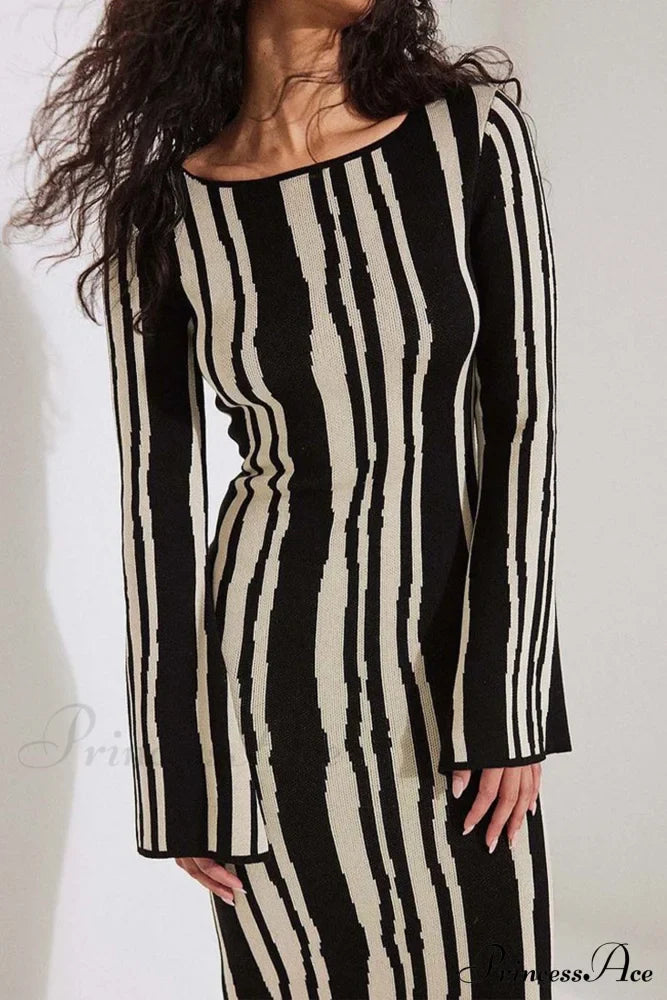Long Sleeve Knitted Dress with Contrast Color