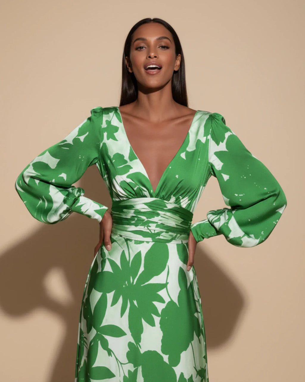 Robe Maxi Fleurie Femme – Élégante Col V avec Manches Bishop